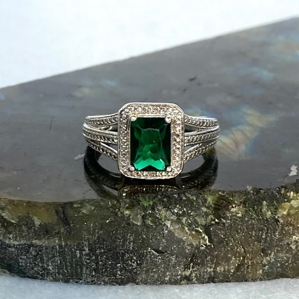 Sterling Silver 925 Rectangular Prong Set Green Emerald Glass Ring Sz 6.75 - Picture 1 of 16